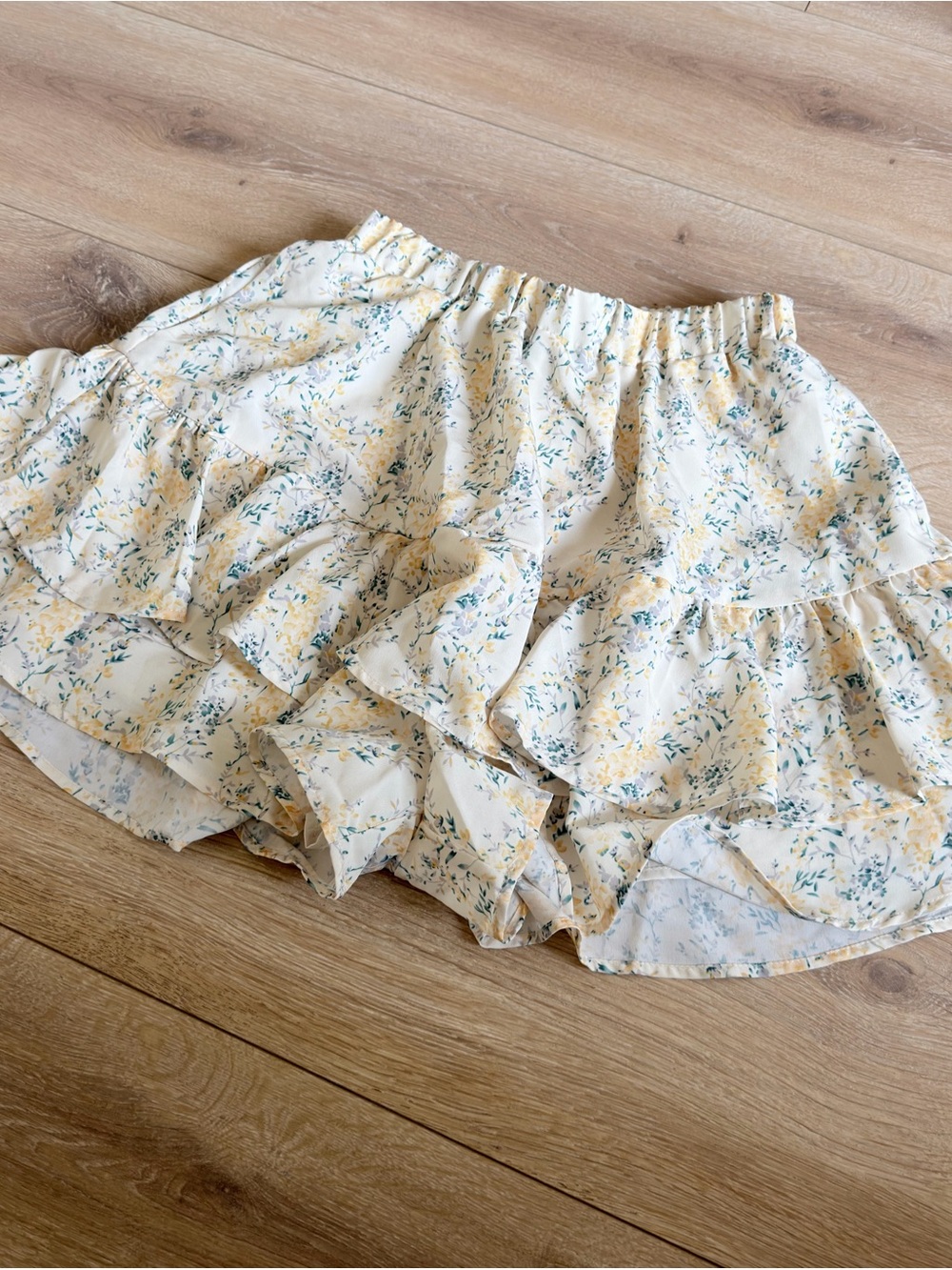 Boutique Yellow Floral Ruffle Tiered Mini Skorts - Picture 2 of 3